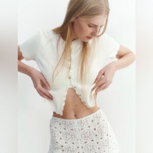 H&M Scalloped Ivory Button-Up Fine-Knit Cardigan - Size L